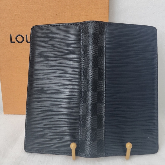 Auth Rare Louis Vuitton Epi Portefeuille Brazza Wallet - Picture 5 of 9